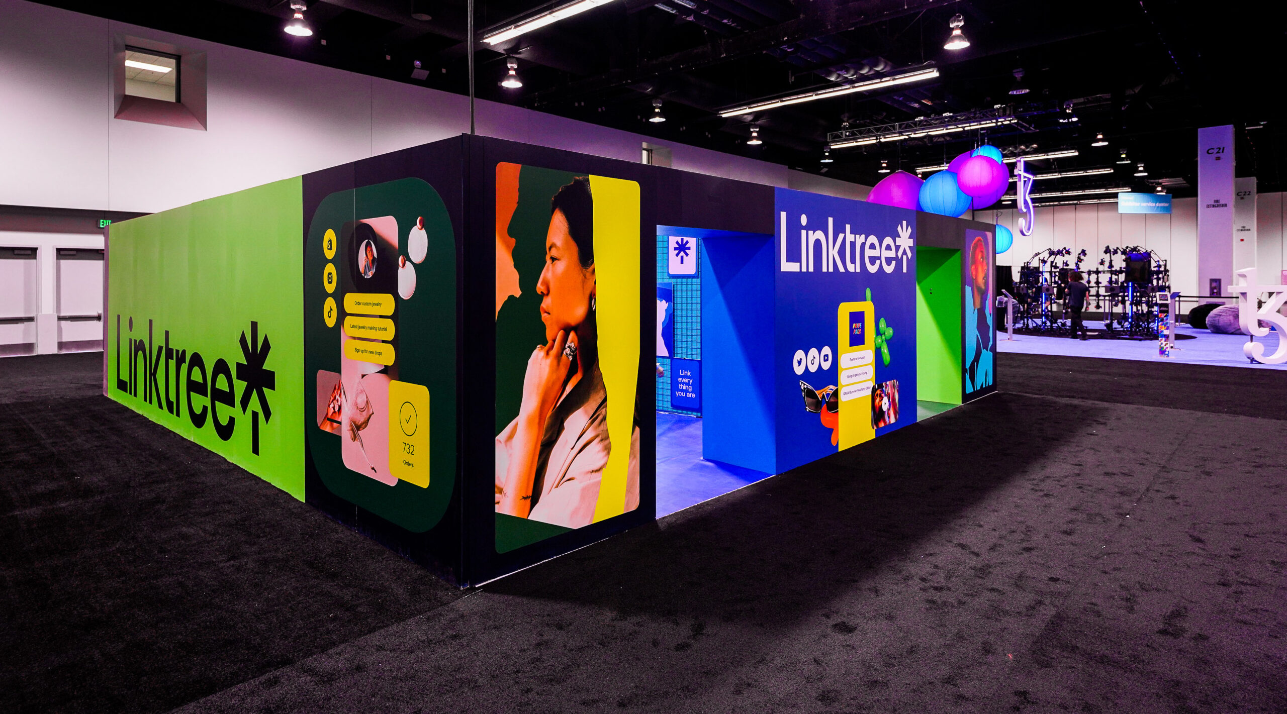 Nike Linktree branding